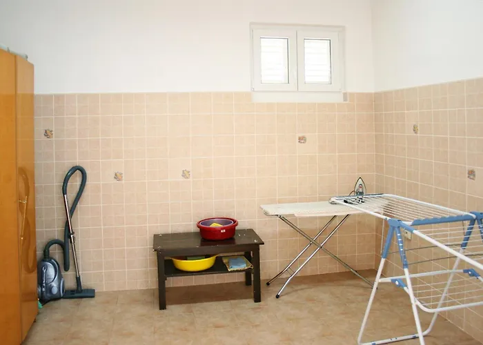 Mastrinka 1005a Apartment